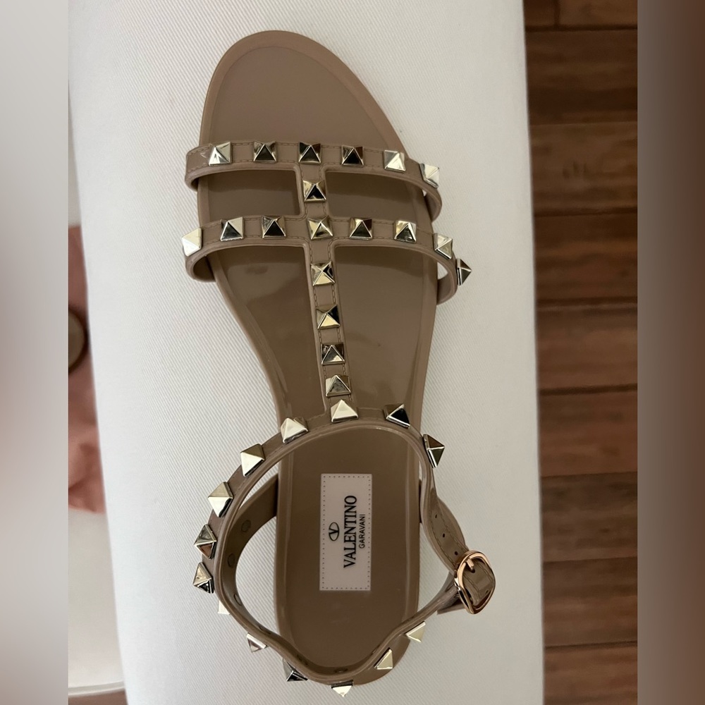 Valentino size 38 sandal. Great condition!